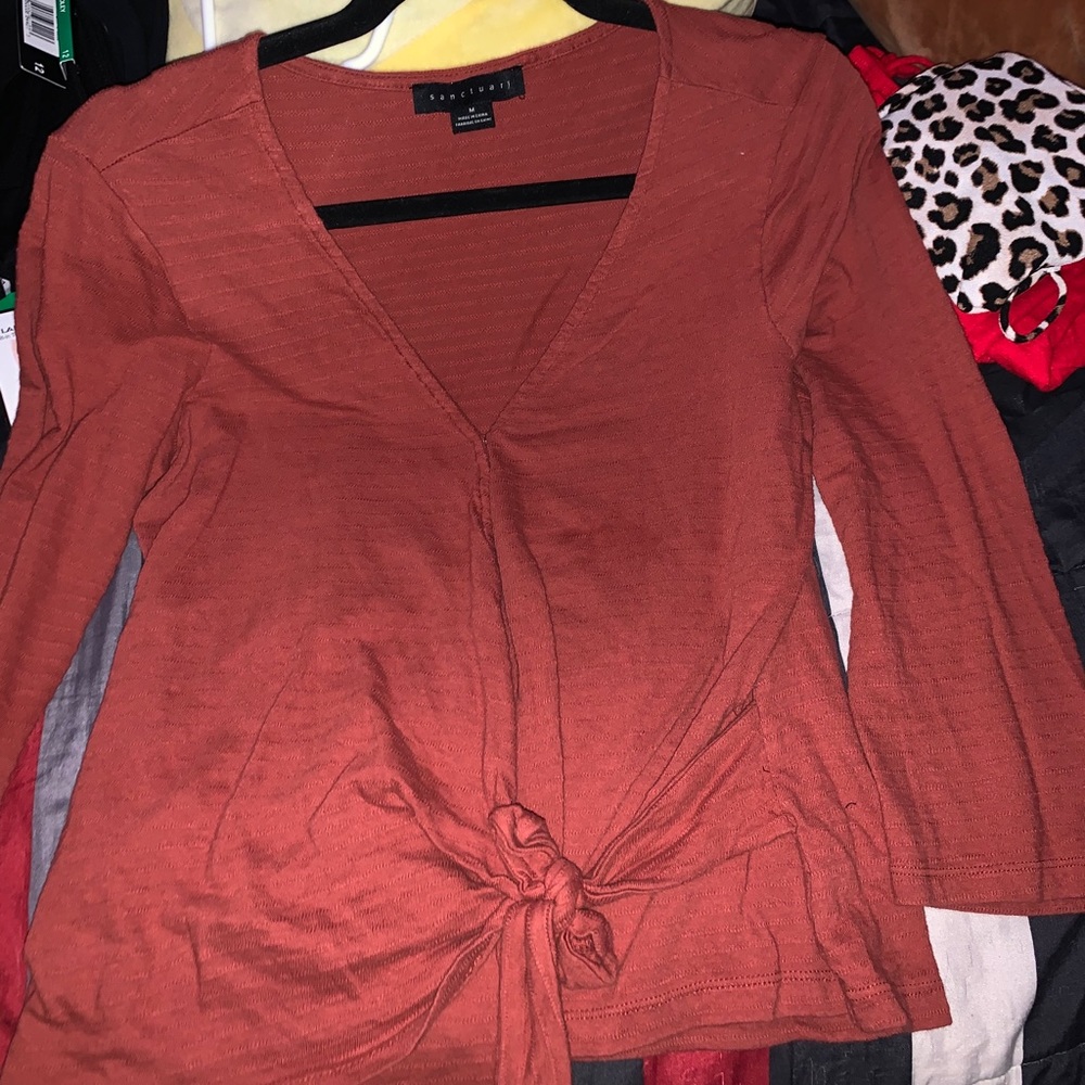 Long sleeve tie front